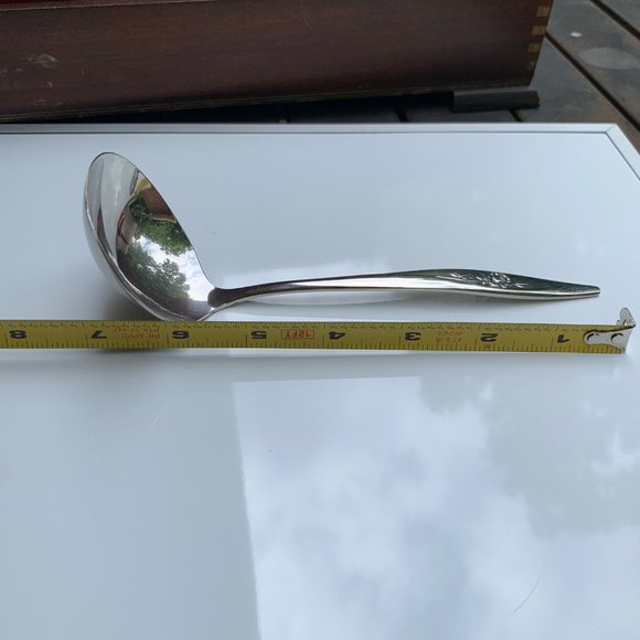 Oneida Lasting Rose Serving Spoon, Deluxe Stainless Modern Hollow - Picture 6 of 6